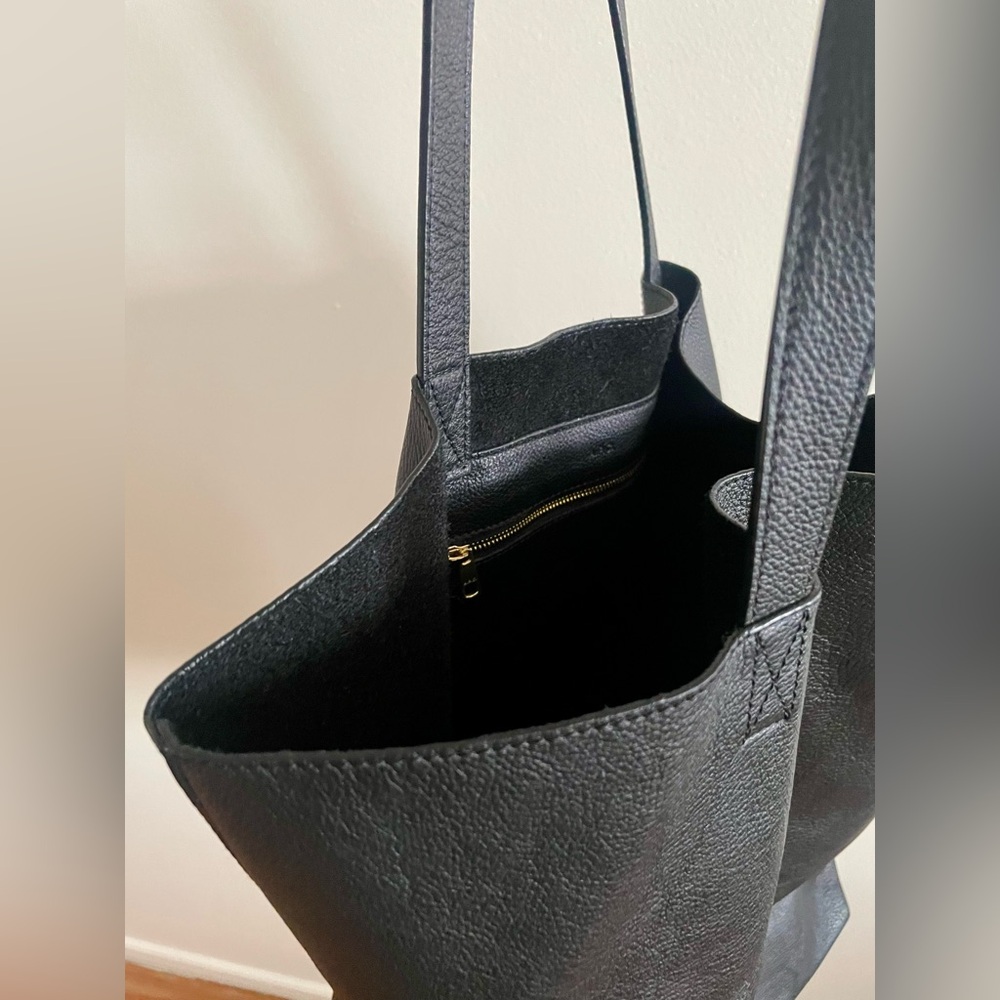 A.P.C. Black “Maiko” Leather Tote Bag - Picture 6 of 10